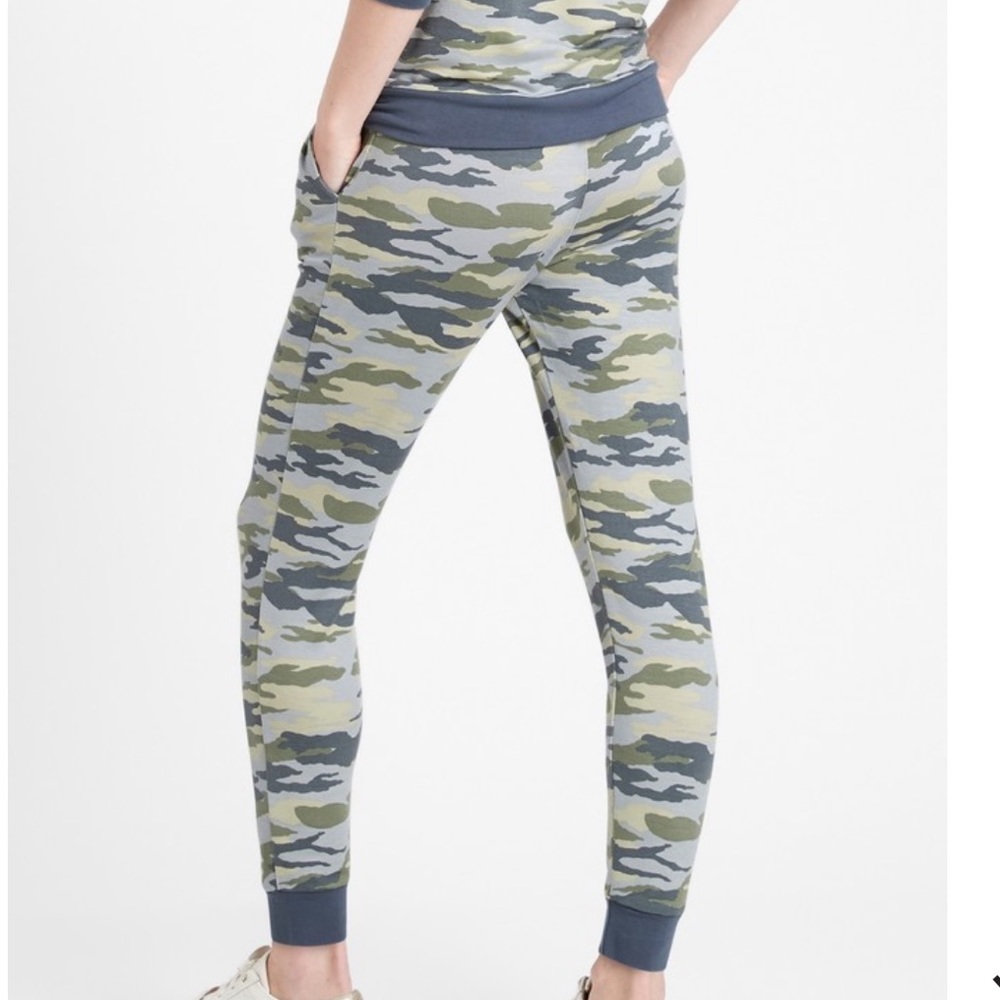 NWT BANANA REPUBLIC TERRY JOGGER CAMO GREEN GRAY LOUNGEWEAR W POCKETS - Picture 3 of 13